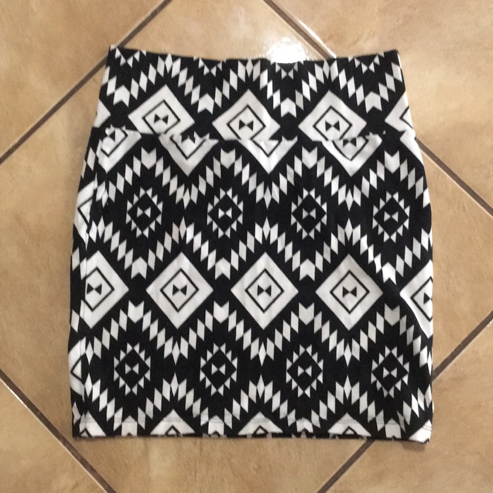 Charlotte Russe Black and White Pattern Skirt
